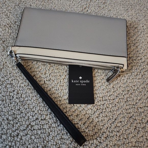 Kate Spade Two-Tone Wristlet in Gray and Cream. NWT - Picture 3 of 4